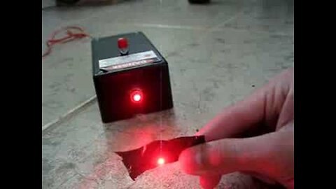 150mW red laser SLICES plastic in seconds!