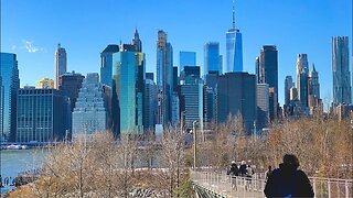 Relaxing Walk along Brooklyn Waterfront with NYC Skyline Views