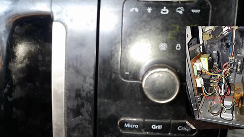 Microwave stops after 3 seconds