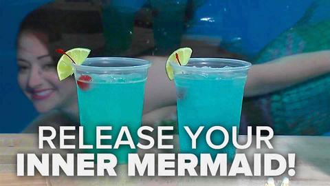 We #AskAMermaid to Try 3 of This Year's Mermaid Trend Foods