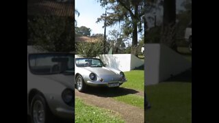 Encontro de carros antigos Clube de campo do castelo SP... lindo carro