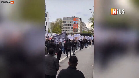 Hordes Of Muslims Demand A Caliphate In Hamburg Germany