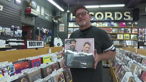 Vinyl records are outselling CDs for the first time since 1987