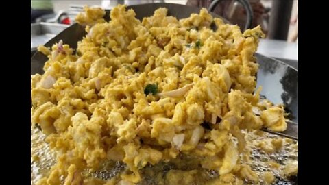 Maharashtra's Famous Snack Kanda Bhajji | Indian Street Food