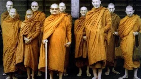 Ajahn Sumedho / Talks from Thailand / 14/43 - We Create the World