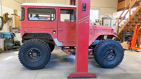 The FJ40 Is Looking INSANE On 40's And 1 Ton Axles!