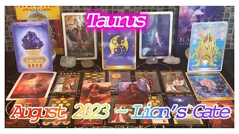 Taurus ~ All Eyes On You! 👑 Once in a Blue Moon! 🌝 ~ August 2023 Tarot & Oracle Reading.