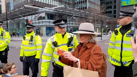 Old Lady Tells The Police To Get A Life #metpolice 5 March 2022