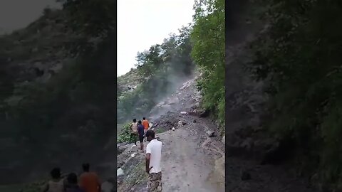 Boulder fell on JCB while opening road in Narayanpur, operator and others were escaped