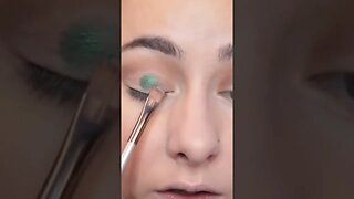 green w/ @colourpopcosmetics play it jewel eyeshadow palette #shorts #makeup #green