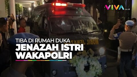 Lantunan Salawat Sambut Kedatangan Jenazah Istri Wakapolri di Rumah Duka