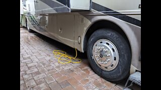 【RV Tips】How To Maintain Proper Tire Pressure On RV Tires