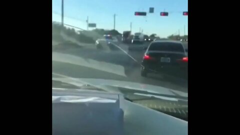 Police pursuit starts in America and ends In Mexico !