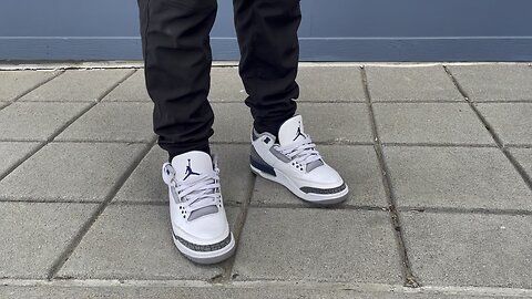 Please tell why this is a pair authentic Air Jordan 3 shoes