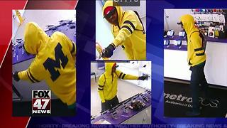 Police search for suspect in Metro PCS robbery