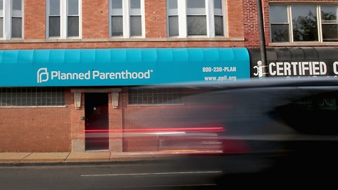 HHS Finalizes Rule That Would Cut Some Funds From Planned Parenthood