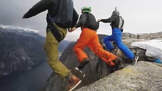 Base jumping a 1000 metri di altezza in Norvegia!