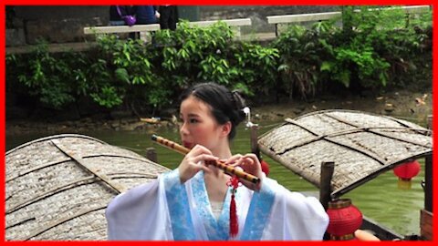 Beautiful music on Chinese flute