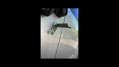Locksmith Creates 2010 Jeep Liberty Key From Scratch In Minutes