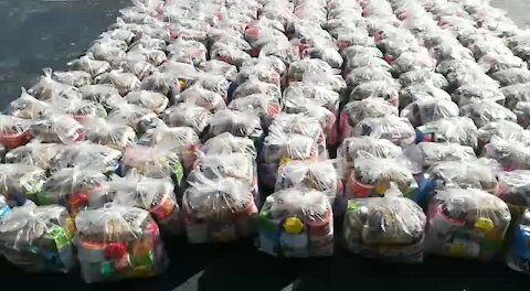 Covid-19 in SA: Gift of the Givers on massive drive to deliver 100 000 food parcels to needy families (xPD)