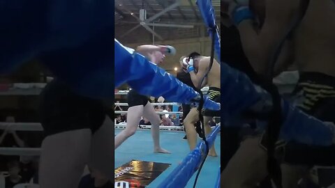 17 yr old SMASHES 26 yr old man! 😤 #mma #boxing #muaythai #bjj #combatmatrix