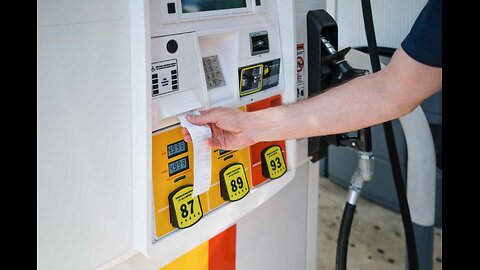 Expert Predicts: Americans may see lower prices at the gas pump in 2024 (Dec 26, 2023)