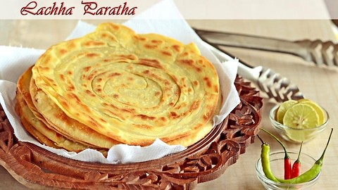 Layered & Flaky Paratha - Lachha Paratha - Lachay dar Paratha | Green Chilli Recipe in Urdu