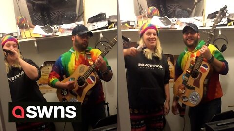 Adorable moment wife announces pregnancy during husband’s jam session