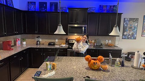 🎃 Baking Spooky Cookies | Geeks + Gamers Life