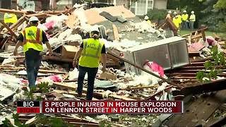 3 people injured in house explosion in Harper Woods