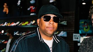 Kenan Thompson Goes Shopping For Sneakers With CoolKicks