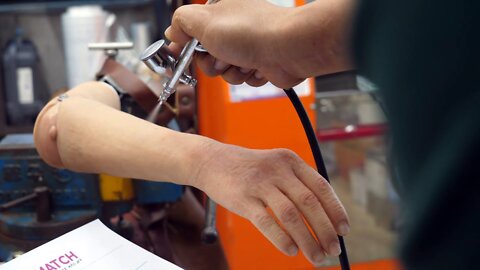 The process of making a silicone hand in cutting-edge Korean 3D.