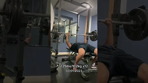 225lbs/102kg bench press x12 be 148lbs/67kg