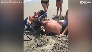 Sister falls for fake sandcastle prank