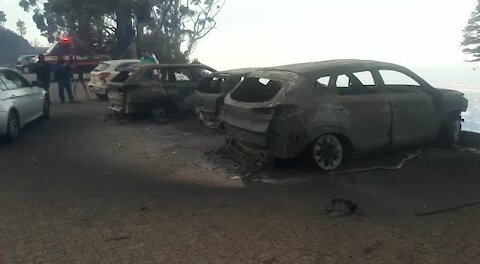 WATCH: At least six cars burnt out in Lion's Head fire (Ed7)