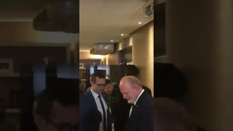 Bolsonaro chega para jantar com o pessoal do PL. Agora, noite de 29/11/22.#news#brasil#noticias#news