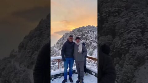 #MSDhoni Waking up to flurries descending experiencing first snowfall 😋 #rockvilla