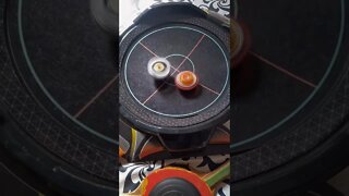 batalha de beyblade raphael vs phoenix (qual é o melhor beyblade🤔🔥)