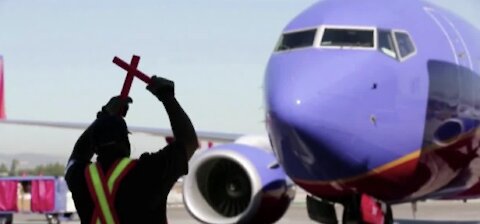 Pandemic pushes Southwest to first full-year loss since 1972