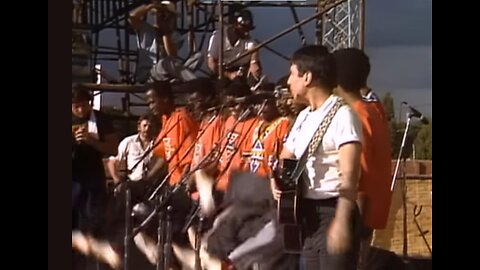 Paul Simon - Diamonds On The Soles Of Her Shoes (from The African Concert, 1987) (1)