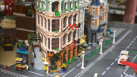 We Modified the Boutique Hotel LEGO Modular - TWB - Ep 053