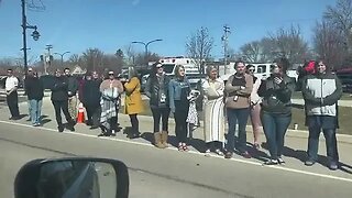 Minnesota: Long line of supporters in Glenwood for Deputy Josh Owen. 💙