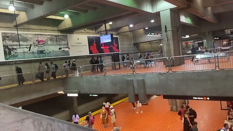Gigantic Lionel Groulx métro