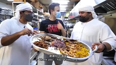 Delicious seafood platter on the streets of Dubai 11