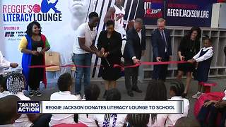 Reggie Jackson donates literacy lounge to Detroit school