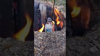 boiling water in a plastic bottle #lifehacks #survival #fire
