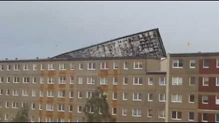 Strong winds blows off roof in Germany