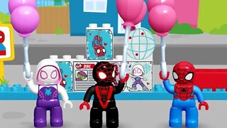 L'UOMO RAGNO SALVA GLI AMICI #SPIDERMAN #ROBLOX