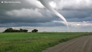 Scary tornado twists its way towards Canadian city