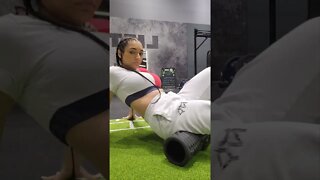 HOW TO USE A FOAM ROLLER ON HAMSTRINGS #SHORTS